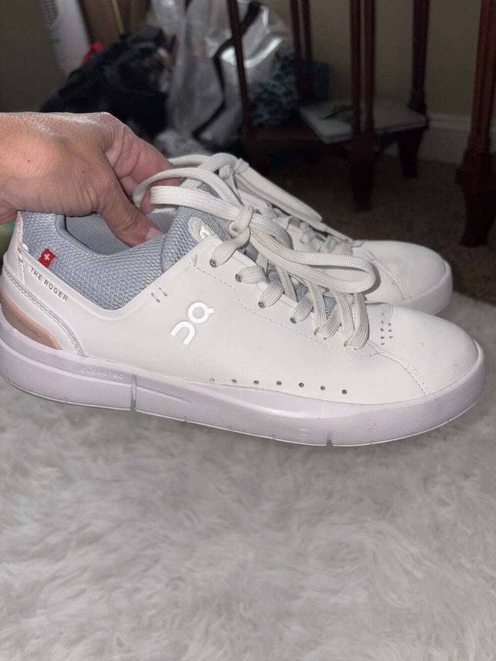 On “The Roger” Women’s 8 Classic Sneaker. Fantastic Pair